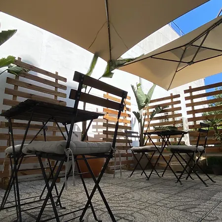 Отель Residencial Dora