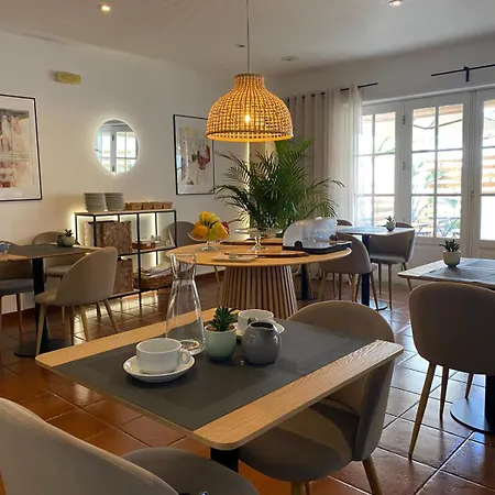 Residencial Dora Hotel