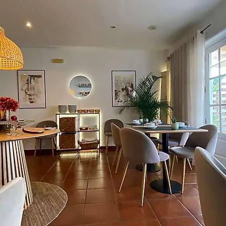 Hotel Residencial Dora 2*