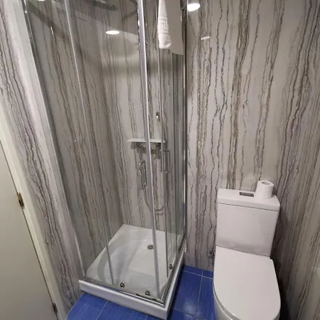 Residencial Dora 2* בראגה