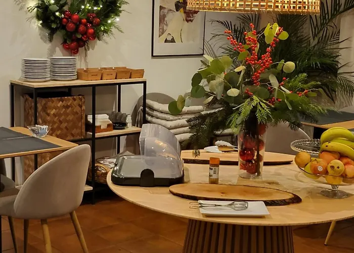 Отель Residencial Dora