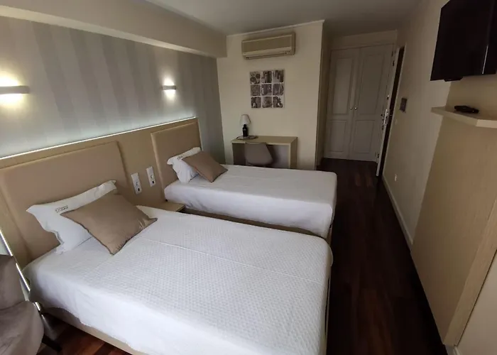 Residencial Dora Отель Брага