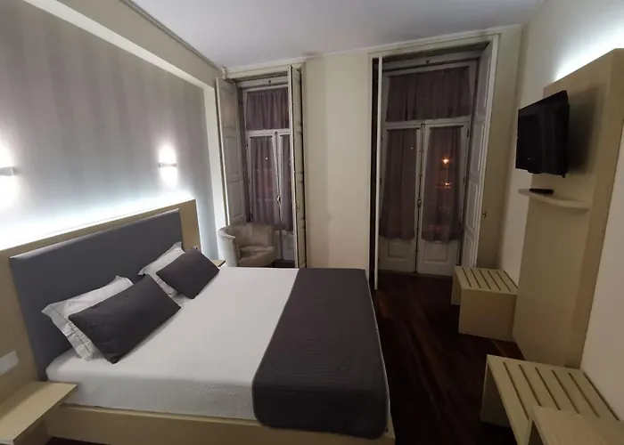 Отель Residencial Dora